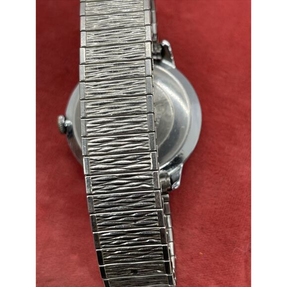 Vintage Men's TIMEX Mechanical Watch, Day/Date 16850 2773 Runs - Picture 6 of 8